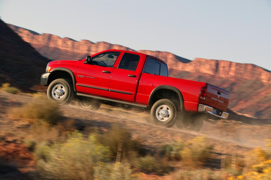  Dodge Ram Power Wagon Quad Cab 2005 года  (фото 8 из 61)